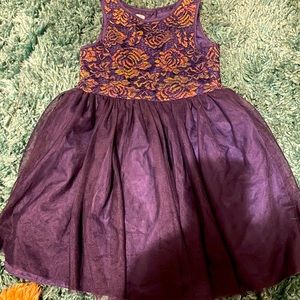 Toddlers 5T formal dress. Navy blue with Gold rose designs.